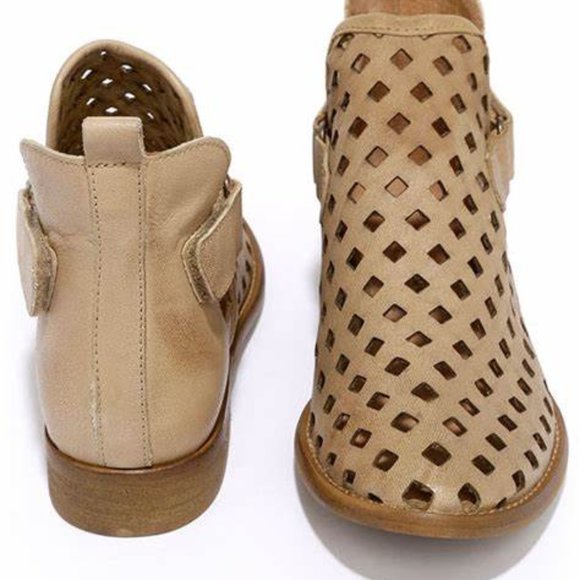 Musse & Cloud Caila Leather Perforated Western Ankle Booties Taupe 37 = 6/6.5 - Picture 10 of 13